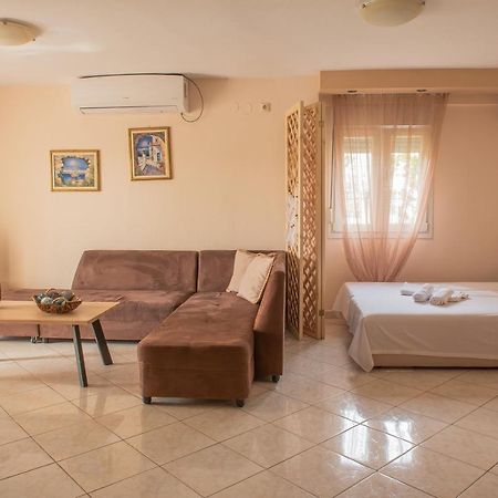 Garden Suite Néa Péramos Екстериор снимка